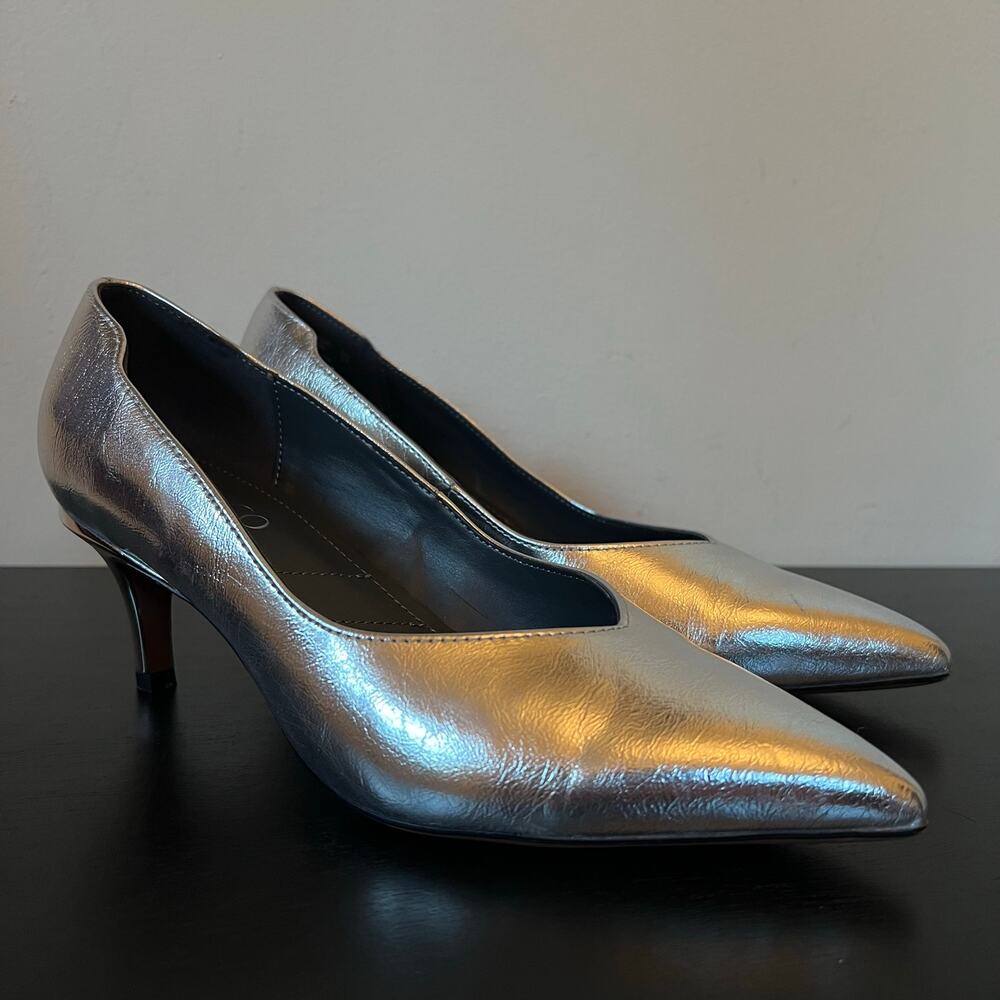 Franco Sarto Metallic Silver Pointed Toe Kitten Heel Women's Size 6M